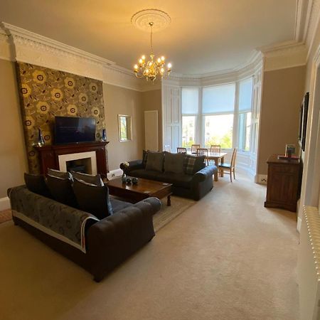 Beautiful & Bright 2 Bed Flat Murrayfield 爱丁堡 外观 照片