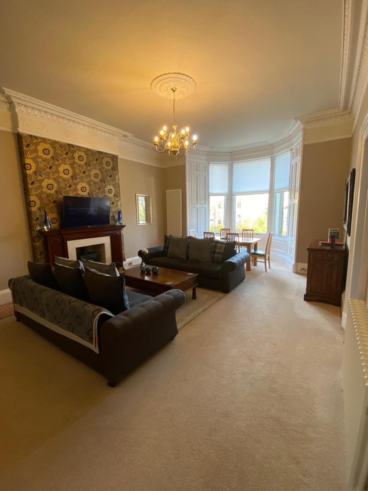 Beautiful & Bright 2 Bed Flat Murrayfield 爱丁堡 外观 照片